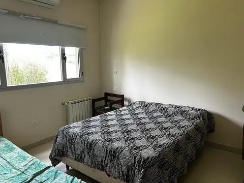 Casa de 5 ambientes en Estancia Villa María, con piscina y hermoso parque. Ezeiza-Cañuelas.