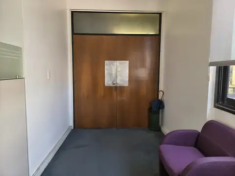 Oficina 4 ambientes con 1 baño