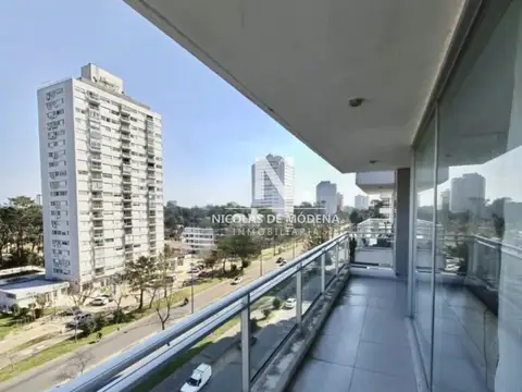 Vende Apartamento de 3 Dormitorios en la zona de Roosevelt en Punta del Este