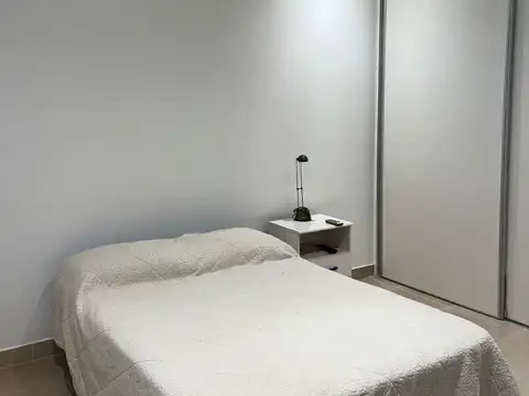 Casa en Alquiler Temporal con 1 cochera