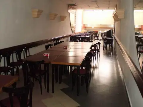 CATEGÓRICO LOCAL COMERCIAL EN DOS PLANTAS SOBRE AV. MITRE AL 1100 AVELLANEDA