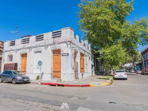 Profesor Carlos Bacigalupi 2100