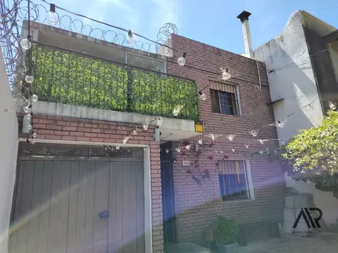 Casa en alquiler c/ cochera en Barrio Atahualpa cerca Bulevar Artigas