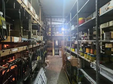 Local en Alquiler en Lomas Del Mirador, USD 1.000