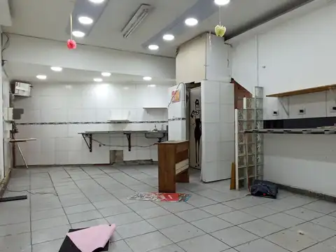 LOCAL COMERCAL EN "LA FINITA" R8 Y Gral Lavalle (Ex Av Triunvirato)