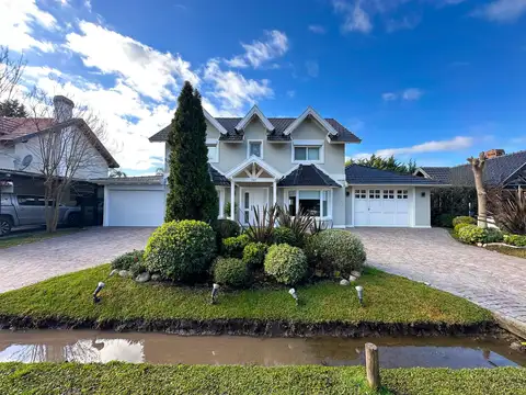 Casa PREMIUM Echeverria del Lago 4 ambientes