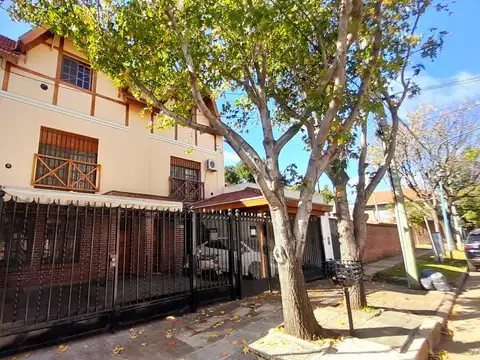 Sólido Dúplex 4 amb con detalles de categoría! Olivos.