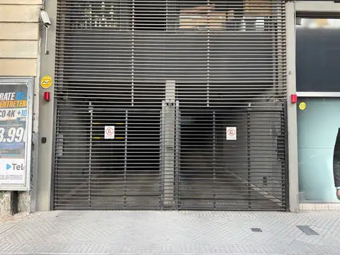 Cochera Amplia en alquiler!