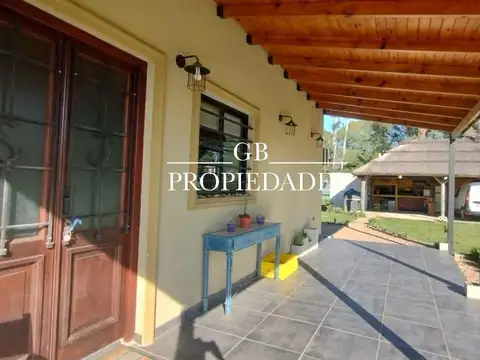 Casa 3 ambientes con 2 baños