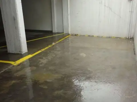 Venta Cochera Caseros Centro a 1/2 cuadra de 3 de Febrero