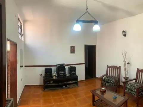 Depto Tipo Casa 4 ambientes con 2 baños