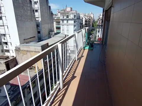 3 AMB FRENTE C/2 BALCONES , 2  DOMRS + UN ESCRITORIO , ES UN PISO, PASTEUR 232