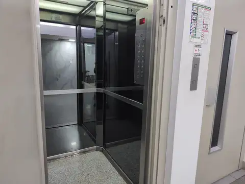 Oficina en Venta 60 años