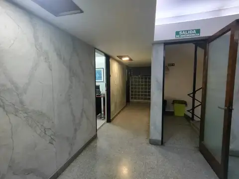 Oficina 3 oficinas con 8 despachos