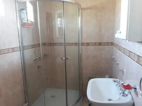 A MEDIA CUADRA DE LA PLAZA