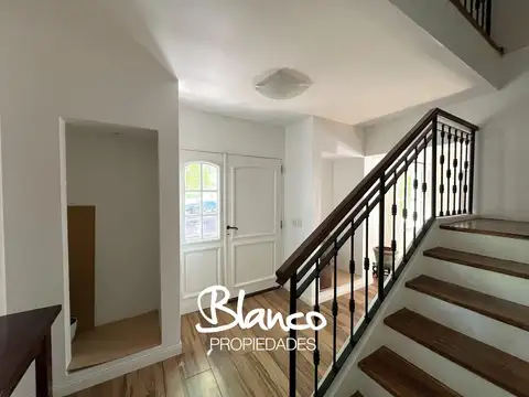 Casa en Venta al Oeste