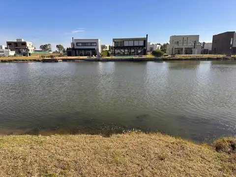 Terreno en Venta 40  mts Fondo