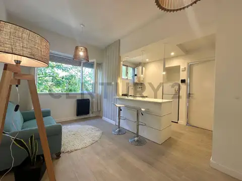 Dos ambientes reciclado en zona Aldrey al frente muy luminoso