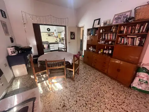 VENTA CASA 4 AMBIENTES EN MORON APTA CREDITO