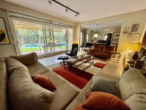 Casa en Alquiler Temporal con 2 cocheras