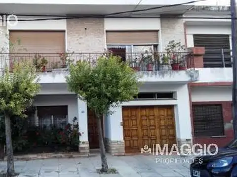 CASA VENTA RAMOS MEJIA 4 AMBIENTES