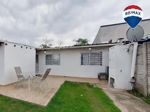 PH 3 ambientes en venta en Llavallol con jardín