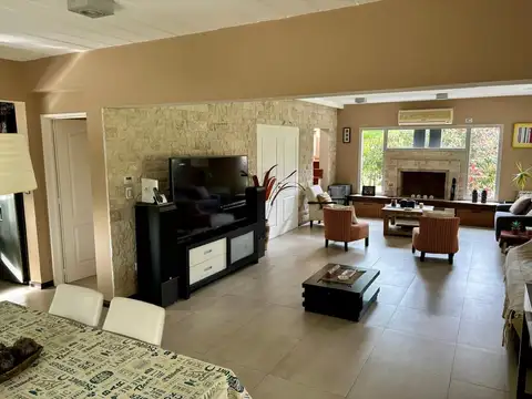 Casa en Venta en Barrancas de Iraola, USD 420.000