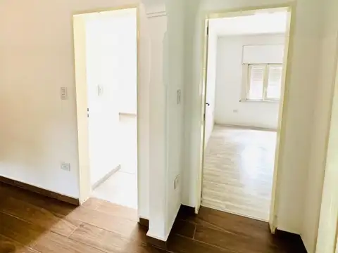 APTA CRÉDITO. Casa  en Venta en Adrogué, Almirante Brown, G.B.A. Zona Sur