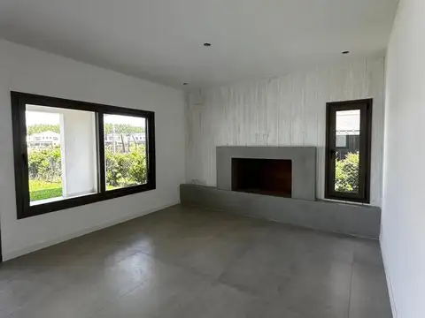 Venta Casa a estrenar 6 amb. a La Laguna Barrio Santa Ana Villanueva Tigre