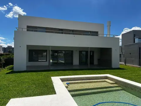 Venta Casa a estrenar 6 amb. a La Laguna Barrio Santa Ana Villanueva Tigre
