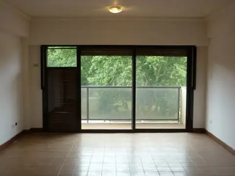 Sofia Santamarina 500, Piso 1