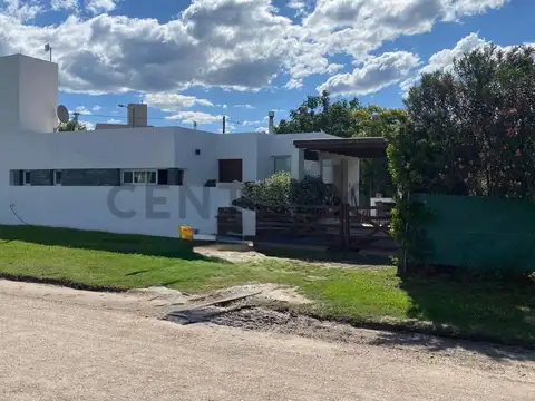 22 ESQUINA 33 , Piso 0