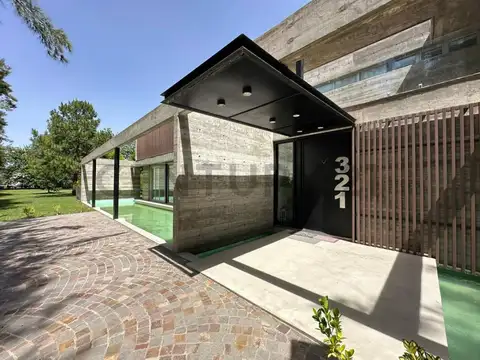 Casa 4 ambientes con 3 baños