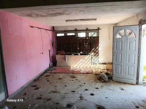 Casa 3 ambientes con 1 baño