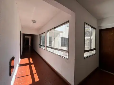 VENTA OFICINA / CONSULTORIO DIVIDIDO