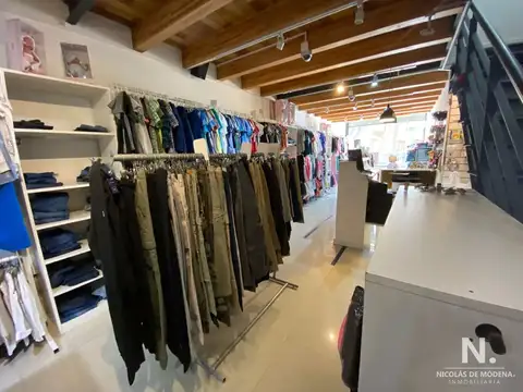 LOCAL COMERCIAL en Punta Carretas. Con Renta