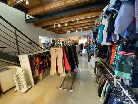 LOCAL COMERCIAL en Punta Carretas. Con Renta