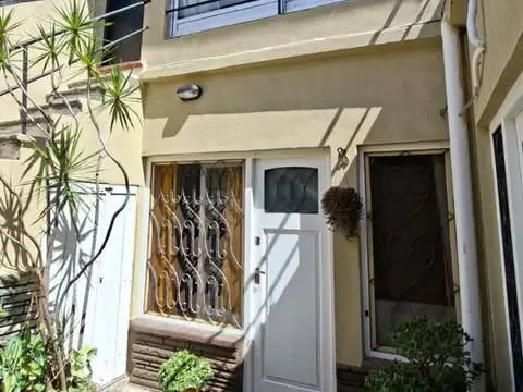 PH 4 AMBIENTES CON PATIO Y TERRAZA