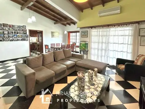 Casa para dos familias y galpon en planta baja Quilmes Oeste