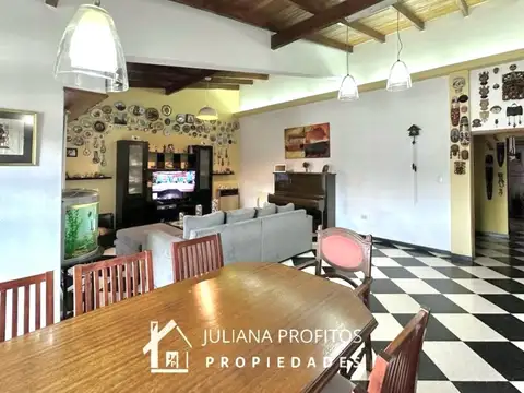 Casa 5 ambientes con 1 baño