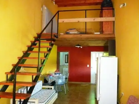 Casa 2 ambientes con 1 baño