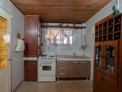 Casa en Venta con 3 cocheras