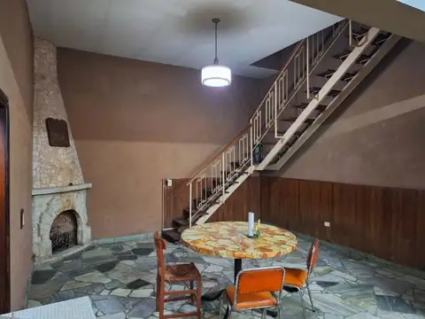 Casa 6 ambientes con 1 baño