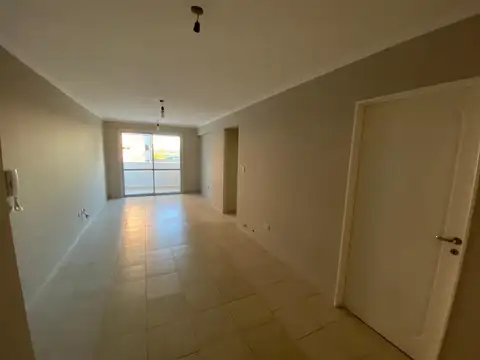 Alquilo Depto de 3 Dor. 2 Baños, 2 Balcones, Pileta y Seguridad 24 Hs. Complejo Villasol