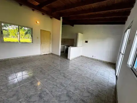 Casa 3 ambientes con 1 baño
