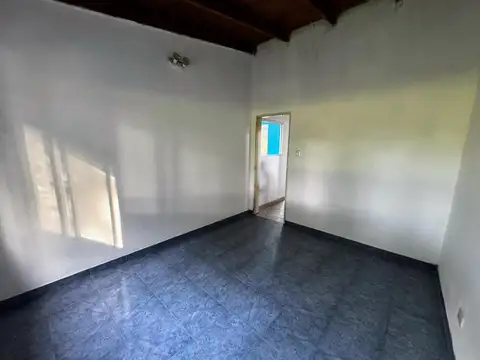 Casa en venta - 2 Dormitorios 1 Baño - Saladillo