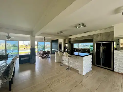 Casa en Alquiler al Oeste