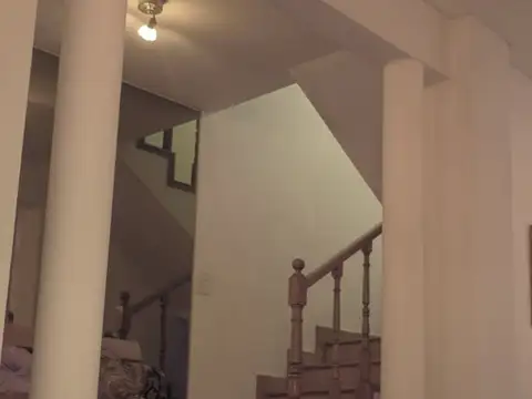 Casa 5 ambientes con 2 baños