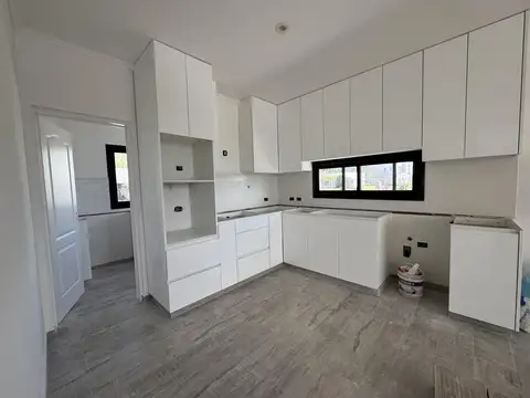 Venta de casa en San Matias de 4 ambientes a la laguna