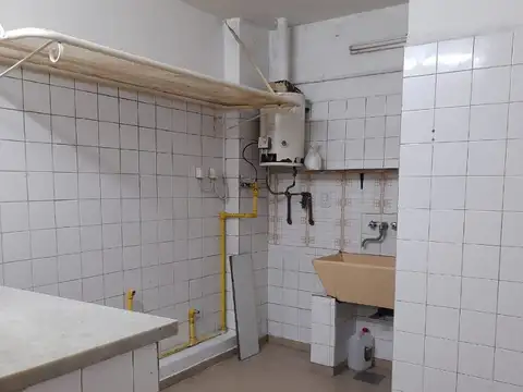 Local en Alquiler Via Púb.